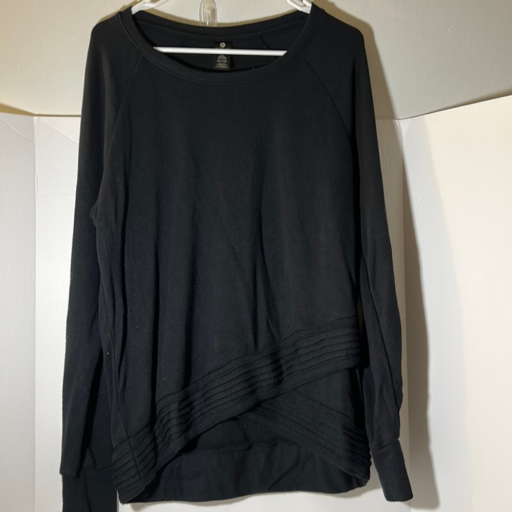 Active Life sweater size xl long sleeves black layered hem